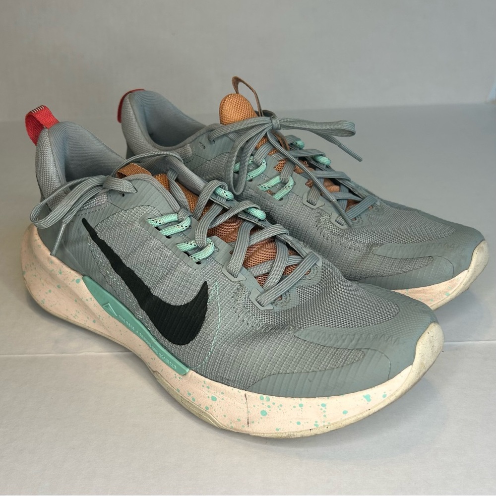 Nike Size 10 Gray & Teal Athletic Shoes